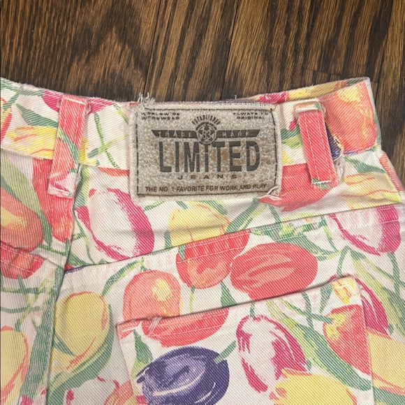 Vintage 90s Floral Cut Off Jean Shorts - Picture 5 of 7